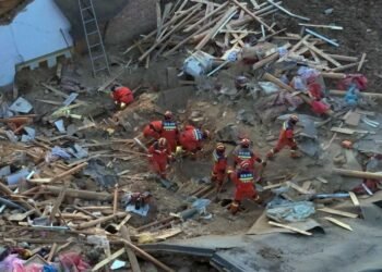Al menos 111 muertos en un terremoto en el noroeste de China
