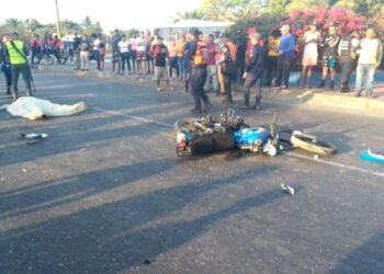 Dos funcionarios de Poliurbaneja murieron tras colisionar su moto contra un camión