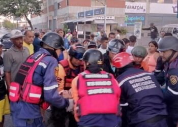 Cuatro personas resultaron heridas en choque de una moto con un carro en Cumaná