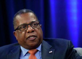 A Brian Nichols le preocupa la persecución a oposición por "acusaciones sin fundamento"