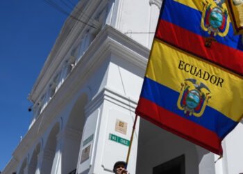 El Gobierno de Ecuador rechaza inhabilitación de María Corina Machado