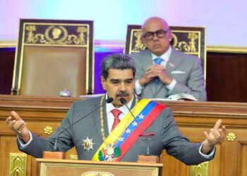 Conspiraciones develadas por Maduro movilizan a su gente y aumentarían persecución