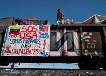 Deportaciones, xenofobia y otros retos que deberán afrontar migrantes venezolanos en 2024