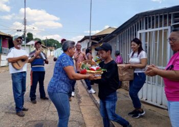 El Niño Jesús visitó hogares de Santa Rosa en el Día de Reyes&nbsp;