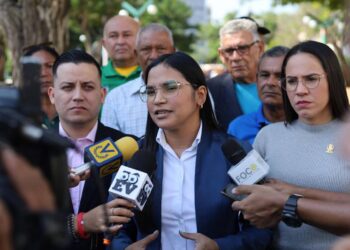Exigen al Gobierno nacional destinar dinero del petróleo a los estados