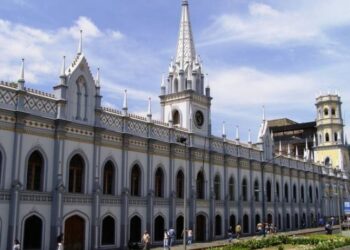 Academia de Medicina pide al gobierno adquirir vacunas ante variante de COVID-19