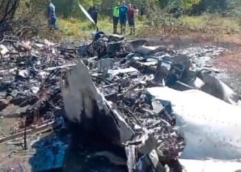 Una persona muerta y cinco heridos al caer un avión ambulancia en el norte de Colombia