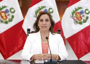 La Policía de Perú investiga la agresión a Boluarte y releva a sus escoltas