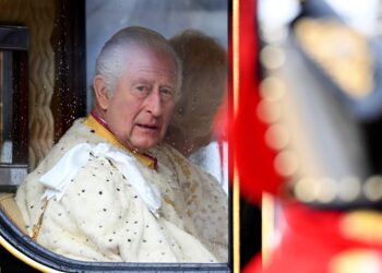 El rey Carlos III sale del hospital tras haber sido operado de la próstata