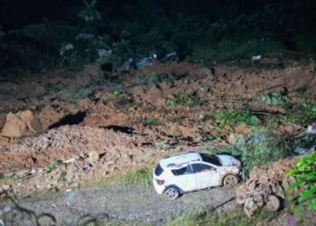 Al menos 18 muertos por derrumbes en carretera del departamento colombiano del Chocó