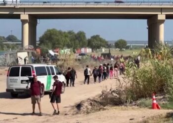 HRW insta a México rechazar acuerdo con EEUU sobre restricción de asilo a migrantes