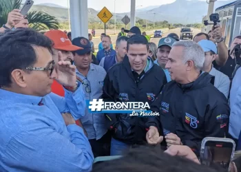 Embajador Rengifo se mostró sorprendido por la cantidad de carros colombianos que vio en San Cristóbal