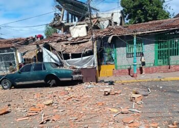 Dos personas murieron en explosión en sector portocruzano (+Video)