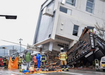 Sismo de 5,3 vuelve a sacudir el centro de Japón mientras siguen las tareas de rescate
