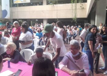 Más de 300  fe de vida fueron procesadas en el primer día de jornada en la gobernación