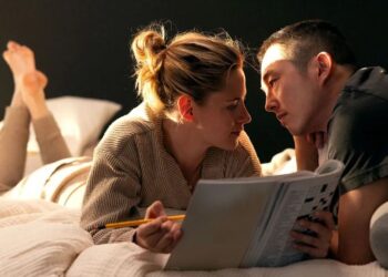 Kristen Stewart y Steven Yeun cuestionan la humanidad de internet en el filme "Love Me"