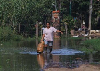 Bolivia reporta más de cuatro mil familias damnificadas por las lluvias desde noviembre