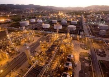 Guyana inicia licitación para montar su primera refinería petrolera