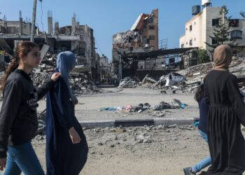 Más de 100 muertos y 760 heridos en ataque israelí en una cola de reparto de ayuda en Gaza