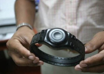 Prevén uso de brazaletes electrónicos para pagar condenas en casa