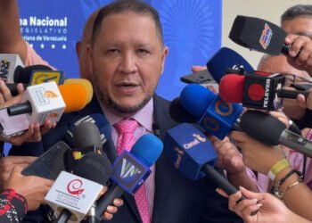 Dos partidos políticos propusieron celebrar las presidenciales en julio