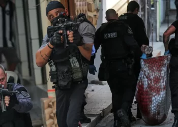 Al menos cuatro muertos en un operativo en Río para capturar a los jefes de una banda criminal