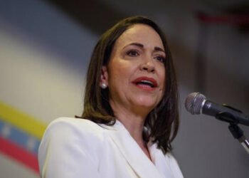 Machado advierte a Petro que problemas bilaterales se agravarán si Maduro trunca elecciones libres