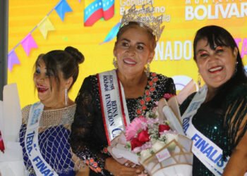 Felicia Villarroel es la Reina de Carnaval 2024 de la Fundación Casa del Abuelo