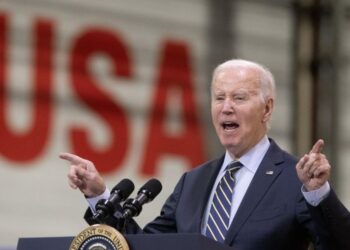 Juez federal señala que Florida puede oponerse a política migratoria de Biden