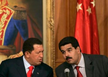 ¿Cuáles son los argumentos de los leales a Chávez que disienten de Maduro 25 años después?