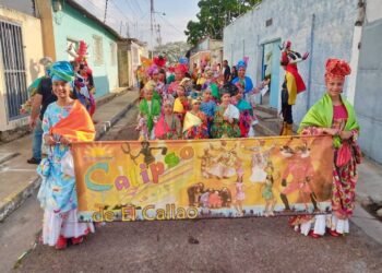 En Cantaura cierran el Carnaval con comparsa alusiva al Calipso de El Callao (+Fotos)