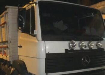 Al menos tres muertos y 15 heridos por descarga eléctrica que impactó camión en Paraguay