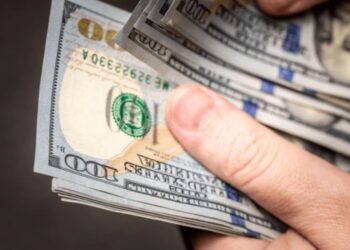 El bolívar se recuperó un 0,3% frente al dólar en febrero