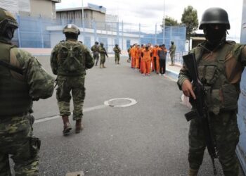 Ascienden a 12 los "terroristas" abatidos en Ecuador durante el "conflicto armado interno"