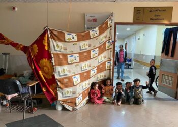 Israel detiene a 100 personas en el hospital Naser, acusadas de “actividad terrorista”