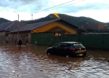 Perú declara en emergencia 100 distritos de 17 departamentos por intensas lluvias