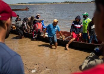 Venezuela activa plan de recuperación de una zona en el sur afectada por la minería ilegal