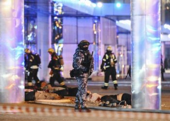El Estado Islámico reivindica el tiroteo en la sala de conciertos en las afueras de Moscú