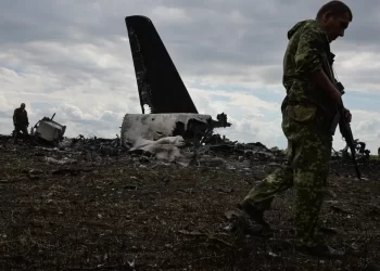 Se estrella un avión de transporte militar con quince personas a bordo en el centro de Rusia