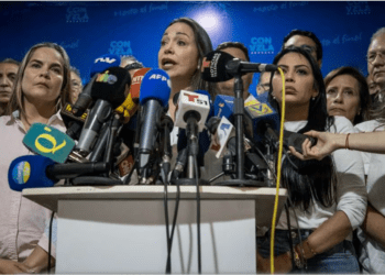 María Corina Machado alerta de "maniobra" para "impedir la inscripción" de su candidata