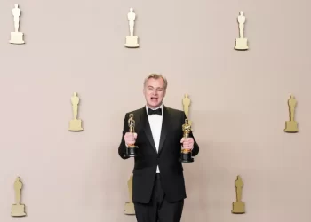 "Oppenheimer" explota de éxito con siete premios en unos Óscar negados al talento hispano