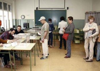 Abren los centros electorales en Portugal en comicios para elegir al sucesor de Costa