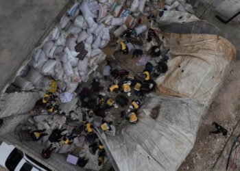 Cinco niños murieron tras derrumbarse un muro en una guardería en Siria