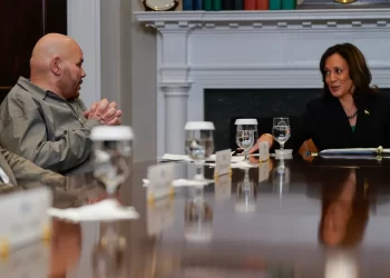 Kamala Harris cree que nadie debería ir a prisión por fumar marihuana en EE.UU.