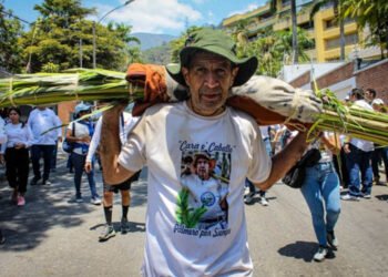 Palmeros de Chacao mantienen viva su antigua tradición religiosa