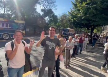 Venezolanos en Argentina exigen apertura del registro electoral para las presidenciales