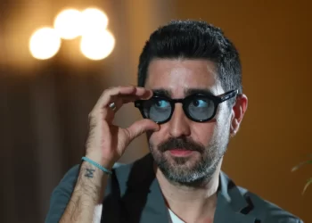 Álex Ubago está “disfrutando como un niño” de su gira y “emocionado” de llevarla a EE.UU.