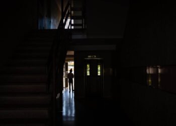 Venezuela, con reiterados cortes eléctricos un lustro después del apagón nacional