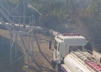 Bomberos de Anzoátegui controlaron incendio en Naricual