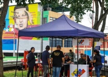 Guayaneses exigen al CNE habilitar máquinas adicionales para registro electoral en Caroní